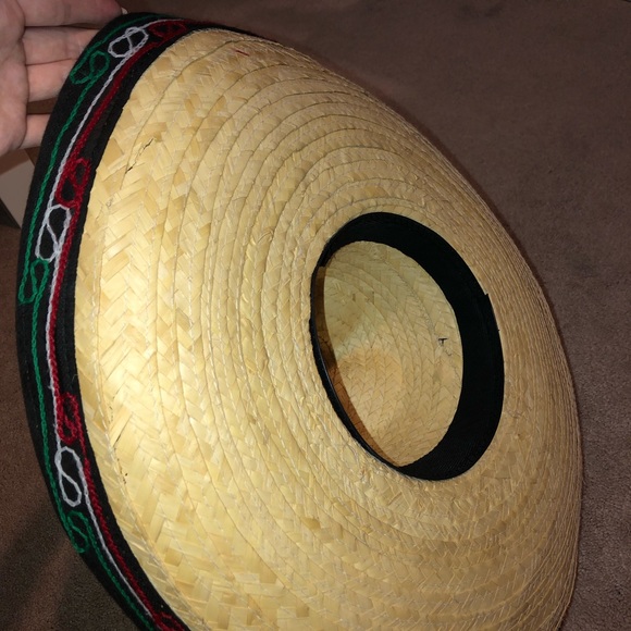 Three Sombreros - Picture 5 of 8